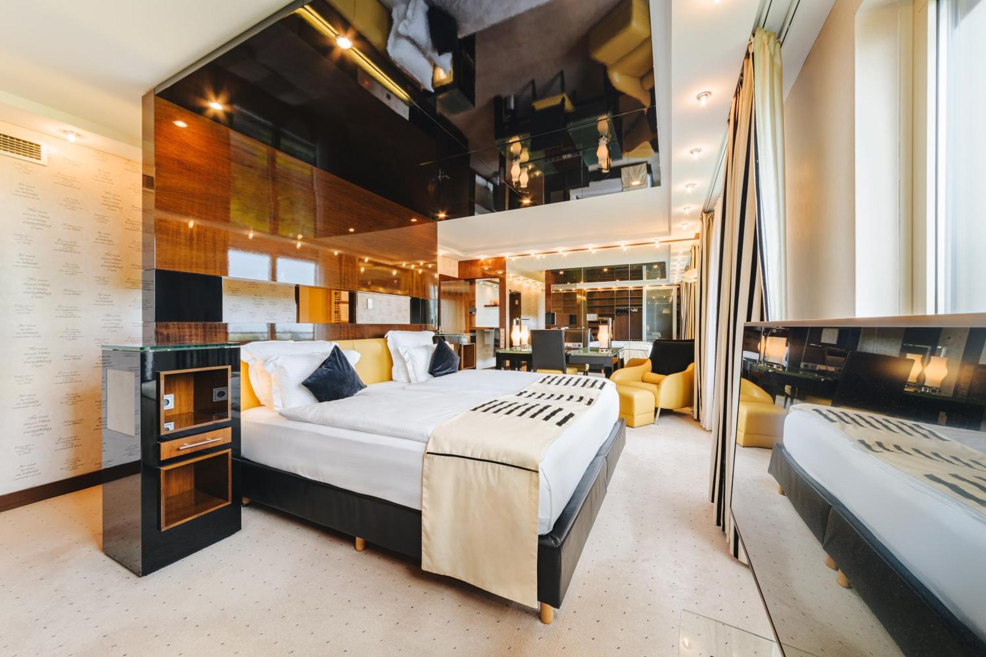 โรงแรมพูลแมน เบอลิน ชไวเซอร์ฮอฟ เบอร์ลิน ภายนอก รูปภาพ Suite