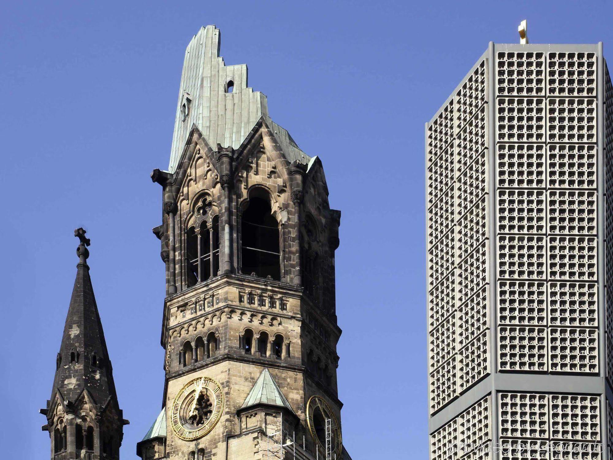 โรงแรมพูลแมน เบอลิน ชไวเซอร์ฮอฟ เบอร์ลิน ภายนอก รูปภาพ The Kaiser-Wilhelm-Gedächtniskirche in Berlin